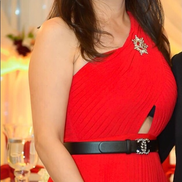 One shoulder strap long red dress. - Picture 3 of 5